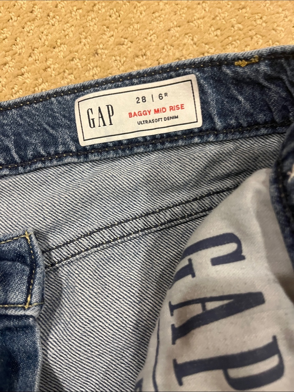 Gap women’s jeans baggy mid rise size 28/6R - Picture 3 of 3